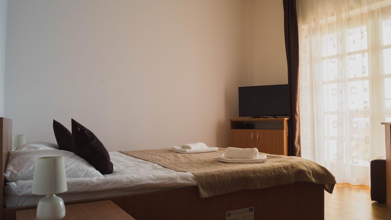 Pensiunea Codruta Cărpinişu Esterno foto